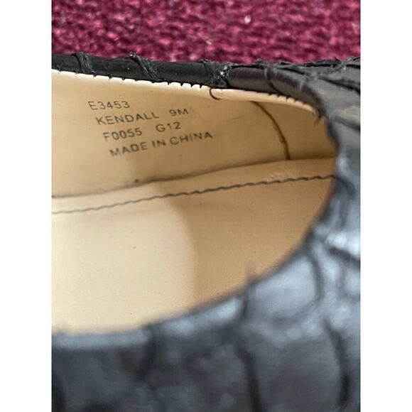 Calvin Klein Black Leather Platform Pumps Heels Reptile Texture Women's Size 9M - Picture 8 of 8